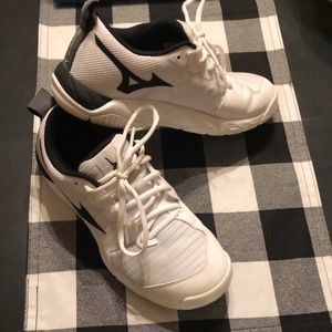 Mizuno volleyball shoes